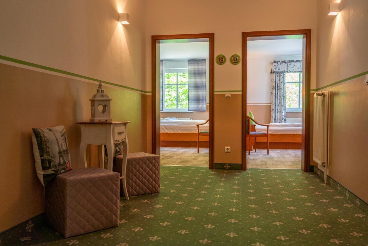 Parkhotel Neustadt Garni エクステリア 写真